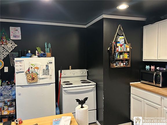 4th image of 36 Kinney St