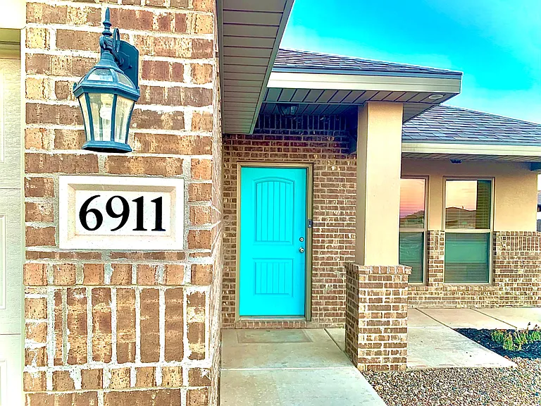 6911 Corral Dr — Photo 10
