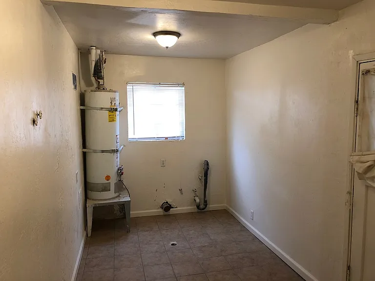 232 Albert Ave — Photo 7