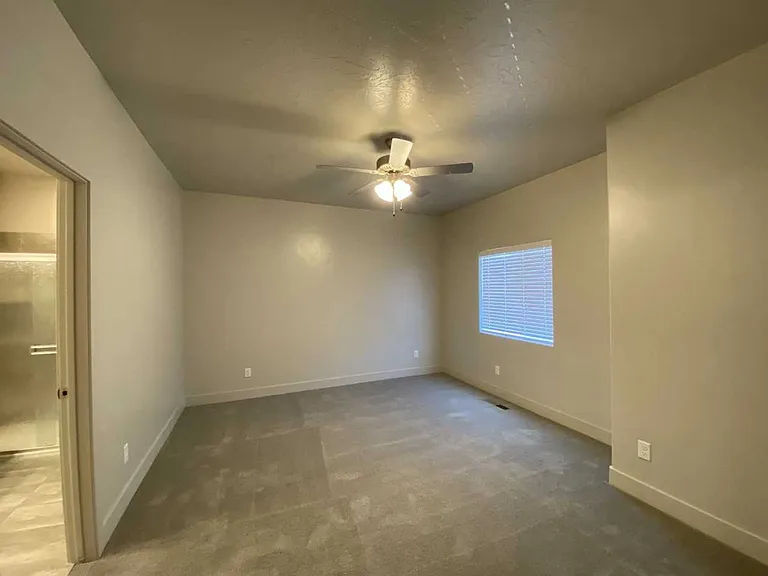102 E 600 S — Photo 12