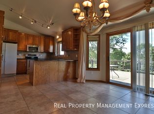 2726 S Avondale Ct, Sioux Falls, SD 57110