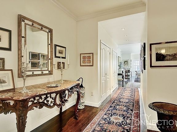 4th image of 35 W 54th St APT 7
