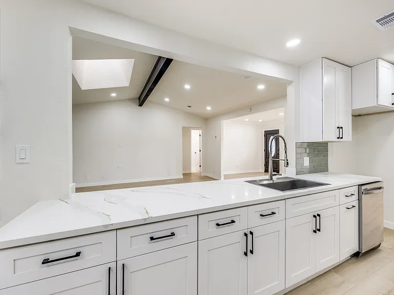 2409 Regal Rd — Photo 11