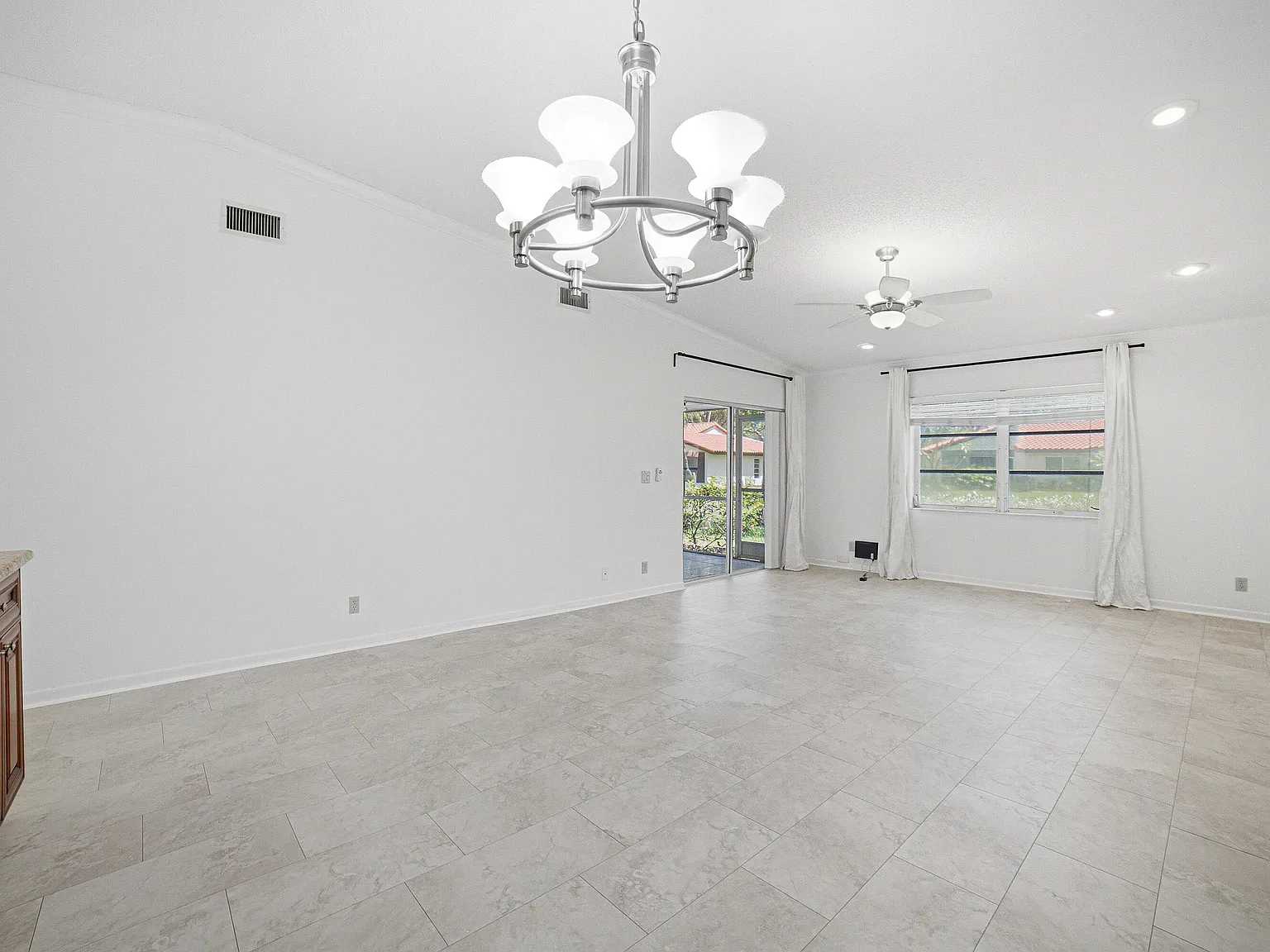 2 bed, 2.0 bath, 1311 sqft, $3,000 — Photo 4