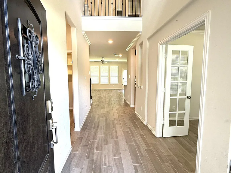 15823 Vanderpool River Dr — Photo 4