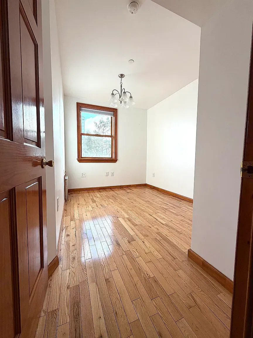 722 Leonard Street — Photo 2