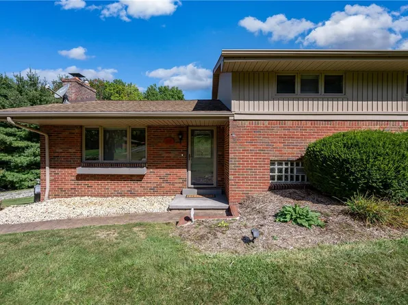 137 Dwellington Dr, Valencia, PA 16059