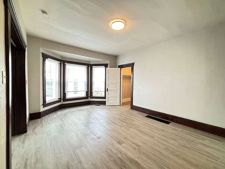 30-32 Lagonda Ave — Photo 25