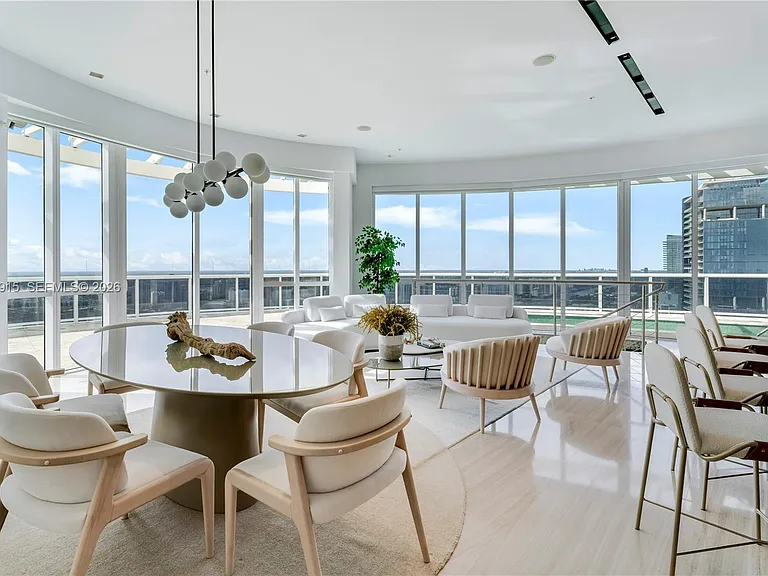18201 E Collins Ave #TS1 — Photo 22