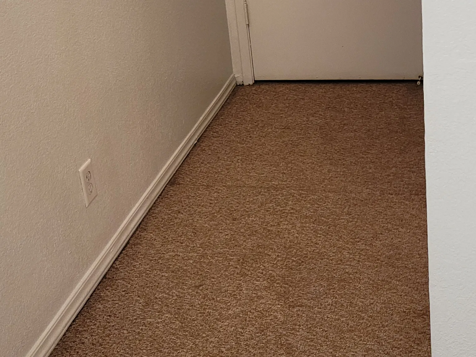 2 bed, 1045 sqft, $1,695 — Photo 3
