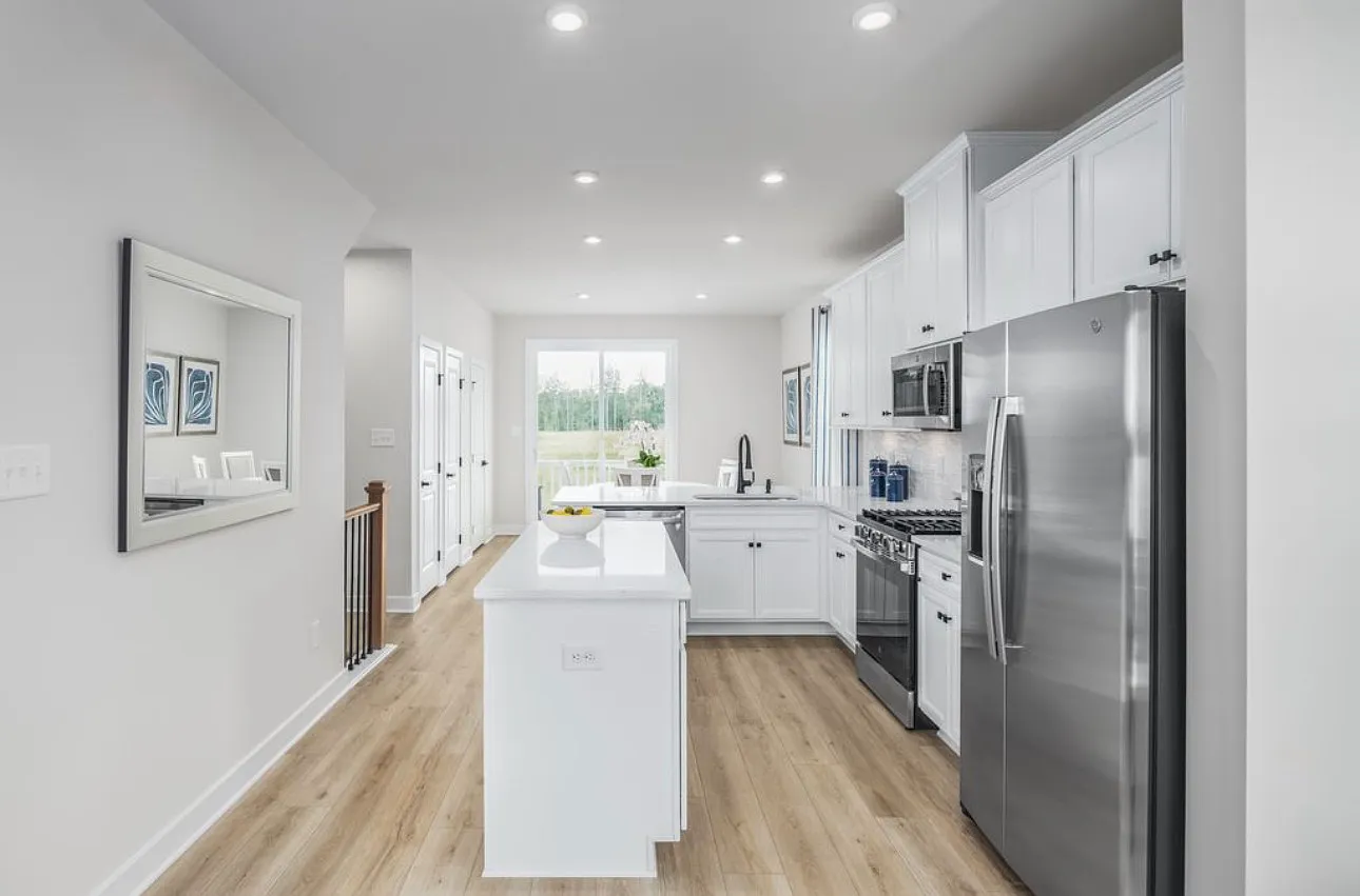3 bed, 1599 sqft, $2,550 — Photo 4