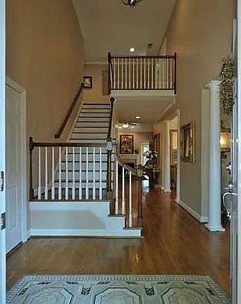 2nd image of 108 Lexington Ct