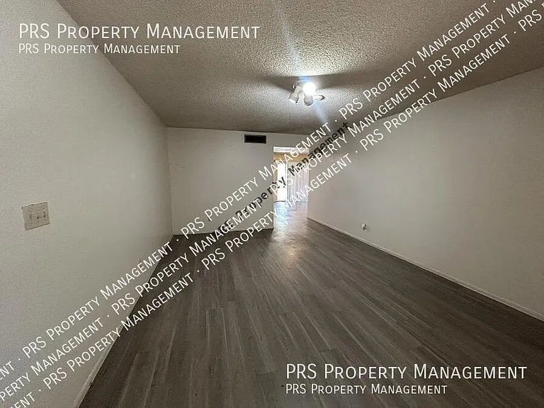 5309 S River Dr — Photo 4