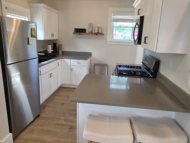 1409 E Samuel Ave — Photo 10
