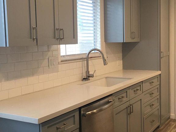 Quartz counter tops.