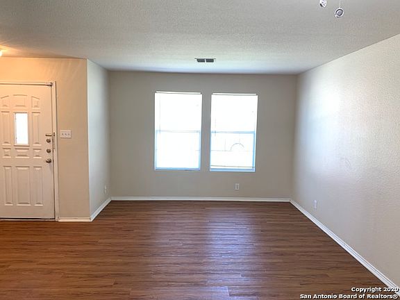 3rd image of 11815 Oak Water