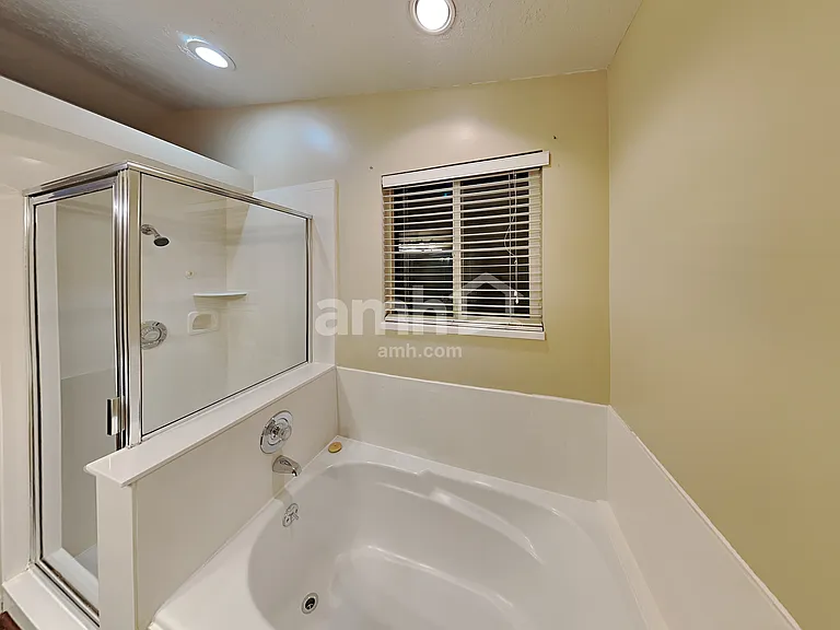 459 N 990 E — Photo 11