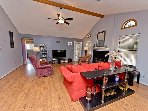 5th image of 904 Silcantu Dr