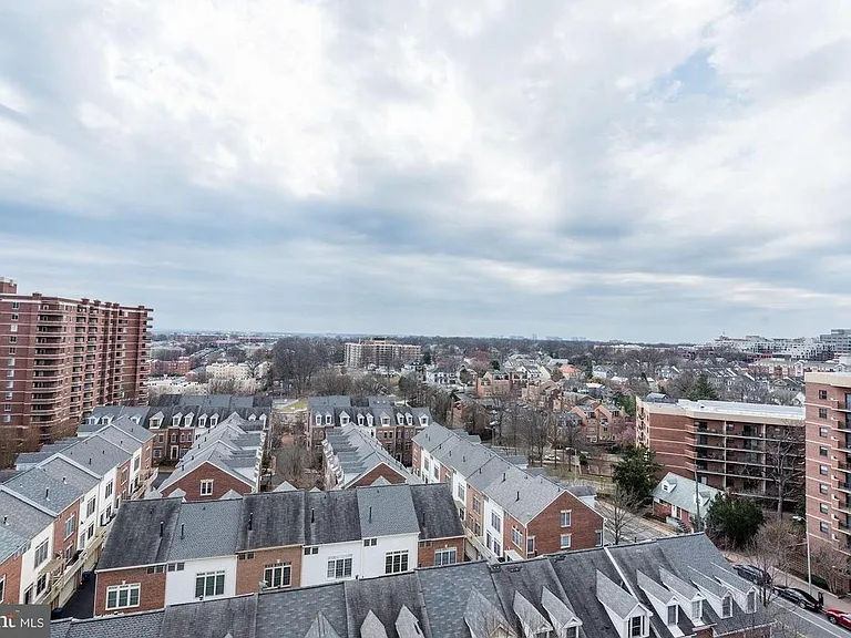 2400 Clarendon Blvd #Penthouse 11 — Photo 10