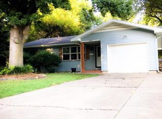 1228 S Cedarbrook Ave, Springfield, MO 65804