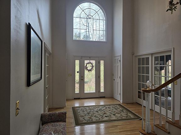 4th image of 403 Mountain Laurel Rd