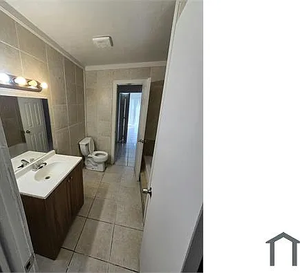 3 bed, 1162 sqft, $3,330 — Photo 3