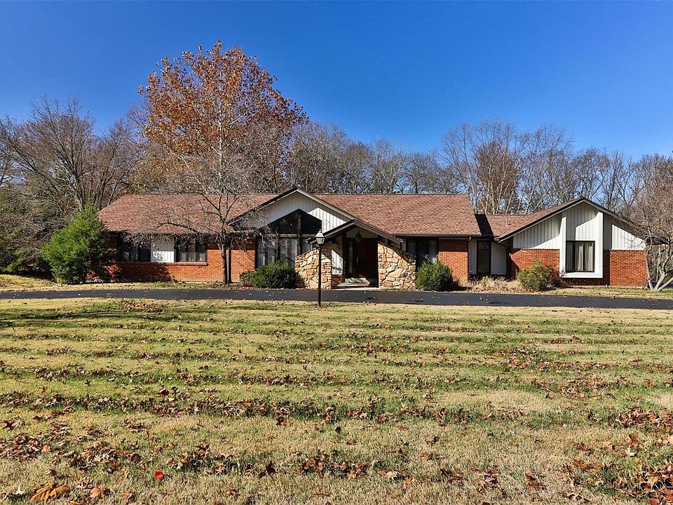 1st image of 75 Meadowbrook Country Club Est