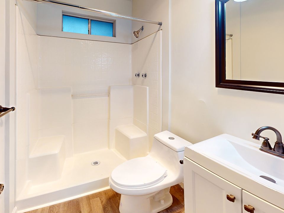2nd image of 1553 Riverside Dr #10796662