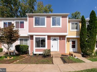 52 Sugarland Square Ct, Sterling, VA 20164