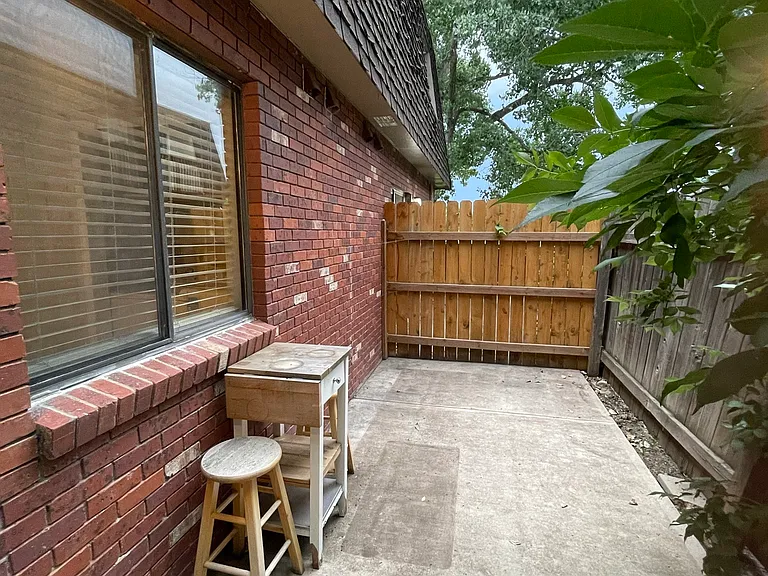 1705 Erin Ct #C — Photo 4