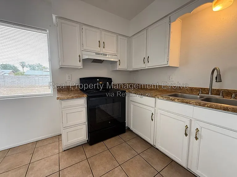 9248 W Mescal St — Photo 6