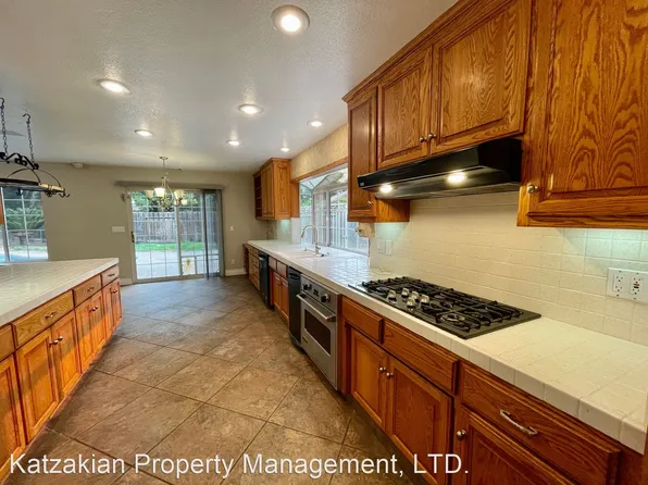 2903 Raintree Ct, Stockton, CA 95219
