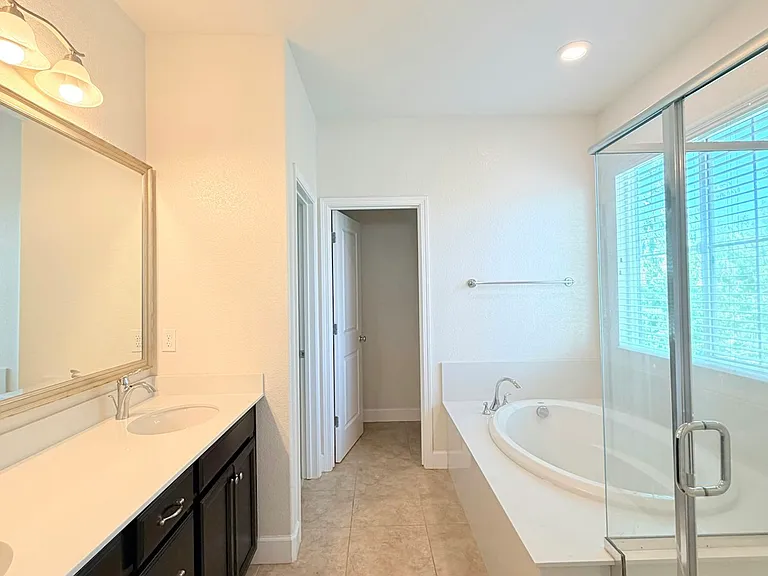 2133 Salice Way — Photo 11