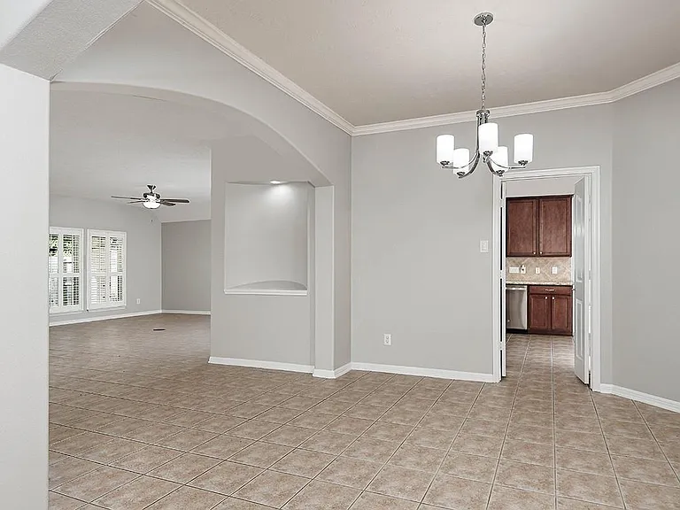 11 Fair Light Ct — Photo 5