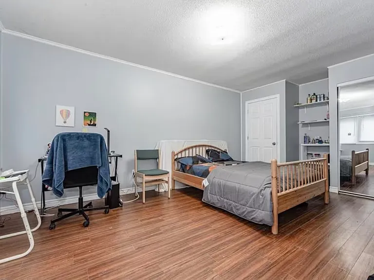 121 University Ave E #64 — Photo 8