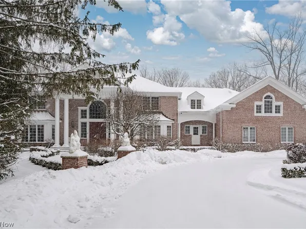 2140 County Line Rd, Gates Mills, OH 44040