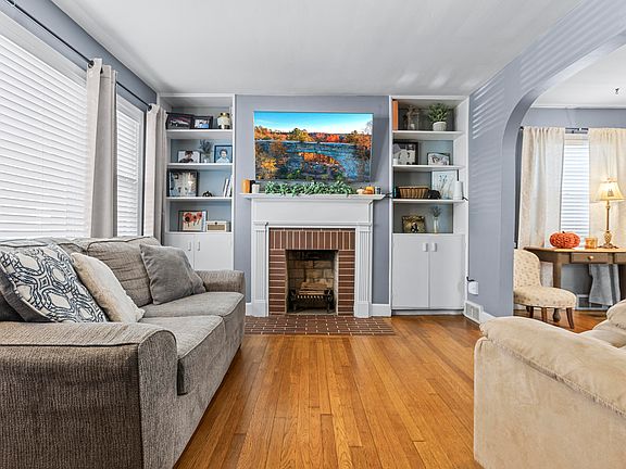 4th image of 844 Marcellus Dr