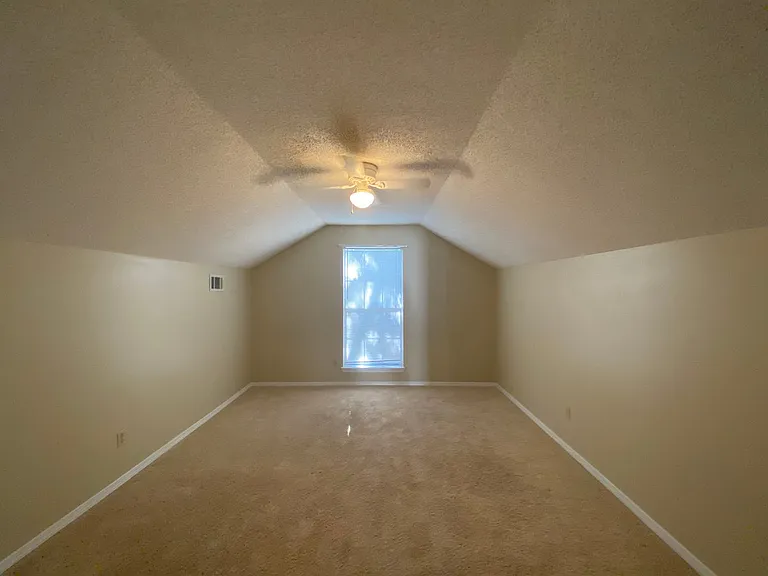 24 Neptune Dr — Photo 37