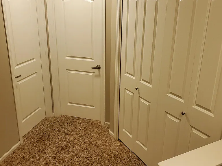 Upstairs Landing (laundry, bed 2, bed 3)