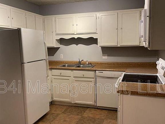 2nd image of 361 Farm Place Ct NE
