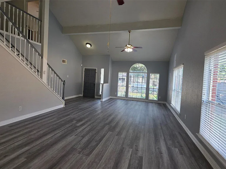 16403 Salinas Ln — Photo 4