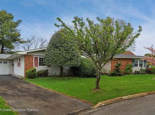 8 Poe Rd, Brick, NJ 08724