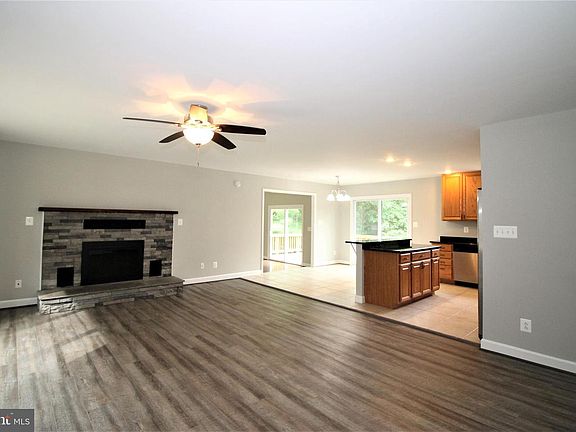 4th image of 5284 Hillside Dr