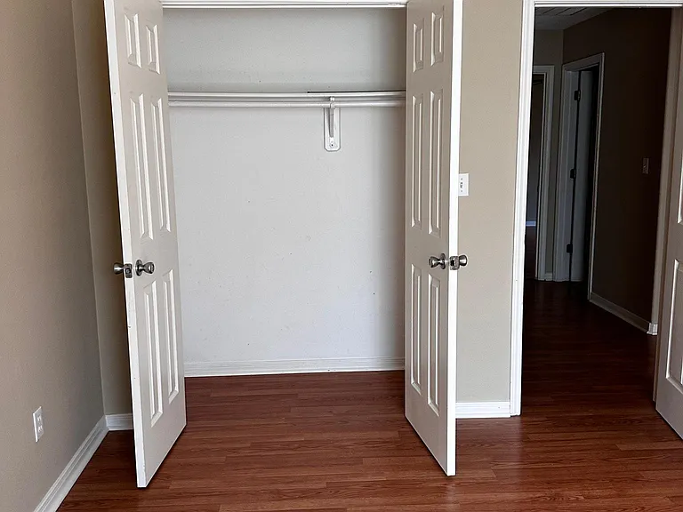 139 Sherwood Dr #D — Photo 11