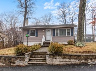 1 Bergen Trl, Hopatcong, NJ 07843
