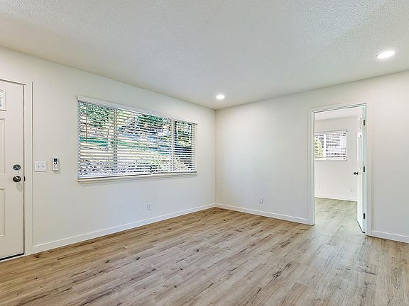 5th image of 546 S 5th St #A & B