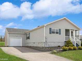 21 Tarah Way, Sandown, NH 03873
