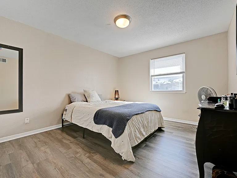 6228 Robinson St #4R — Photo 17
