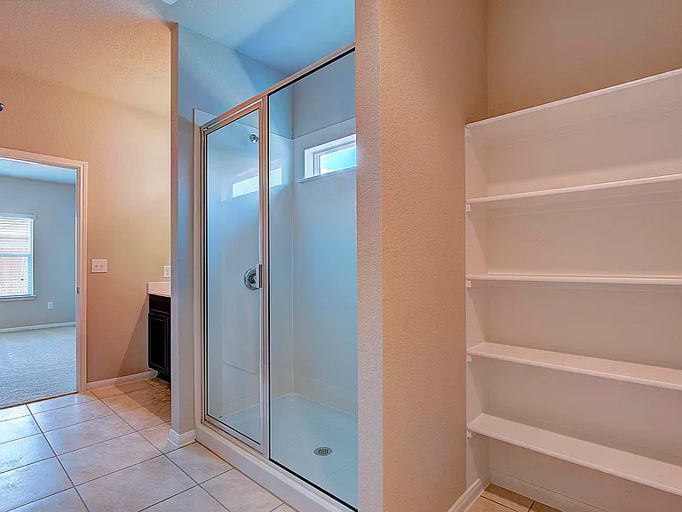 10404 Hatton Ln — Photo 14