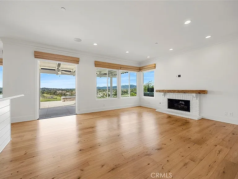 2309 Skyline Dr — Photo 14